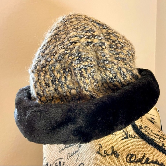 VINTAGE :  Toppers, Inc. Winter Hat - Picture 3 of 5